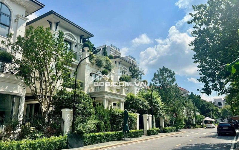 Bán biệt thự khu A đô thị Dương Nội Nam cường DT 180m2 x4T, rất cần bán!
